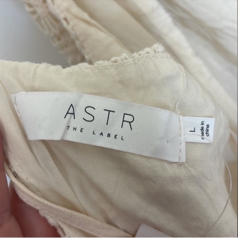 ASTR the Label Romantic Coastal Cream Biege Ruffle trim Lace Crochet Romper s L - Picture 6 of 10